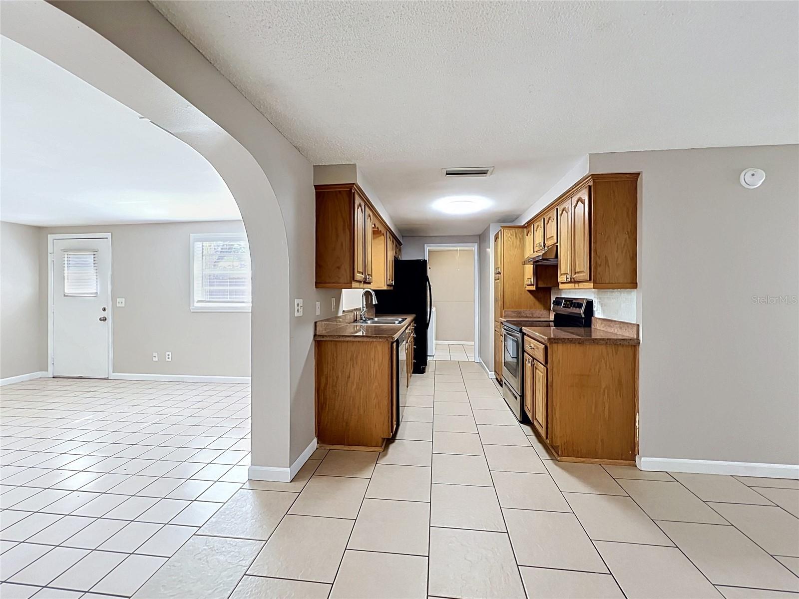 BRANDON VALRICO HILLS ESTATES SUB - Residential