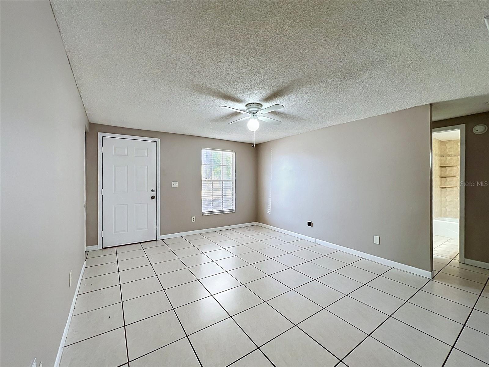 BRANDON VALRICO HILLS ESTATES SUB - Residential