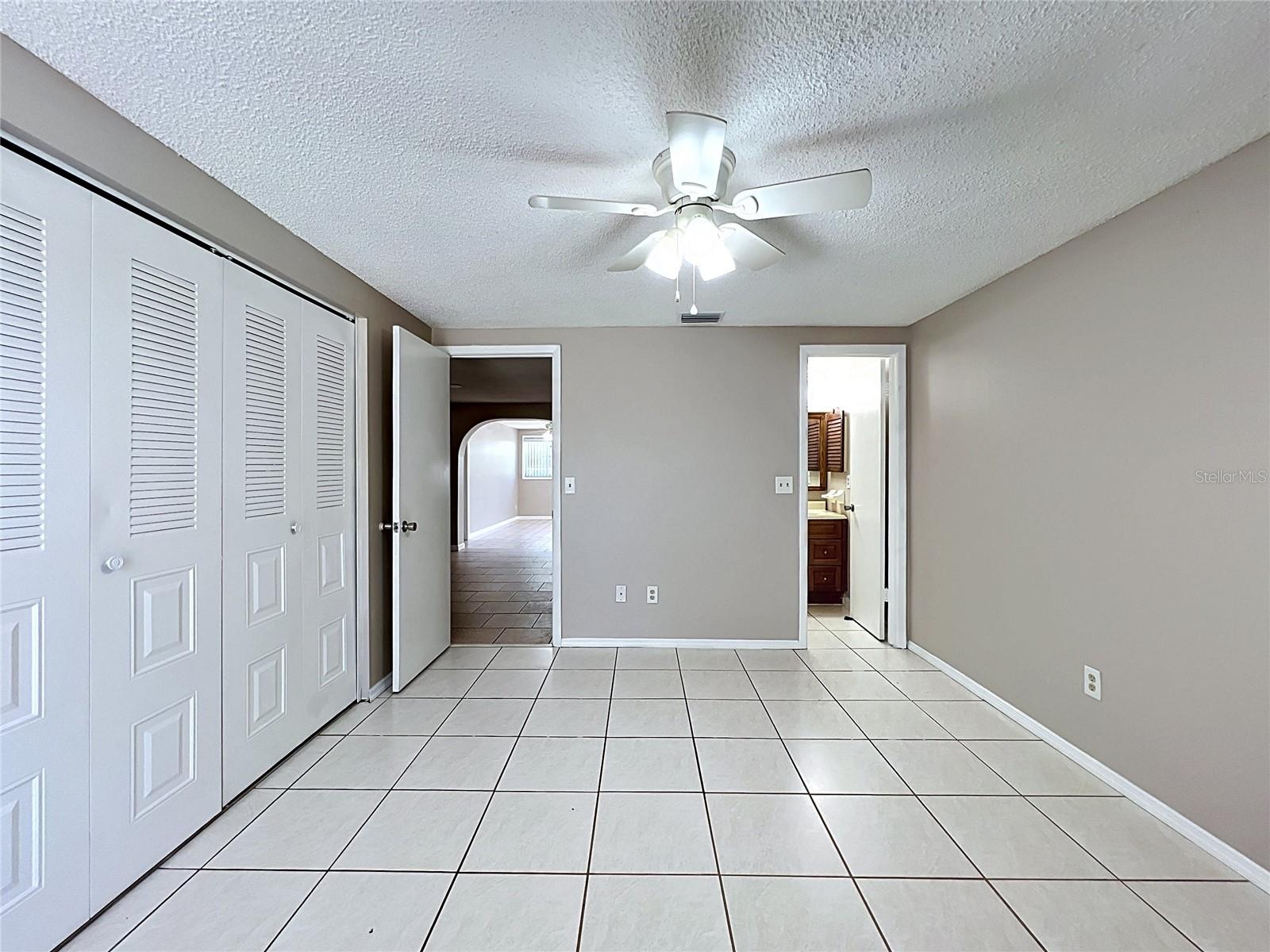 BRANDON VALRICO HILLS ESTATES SUB - Residential