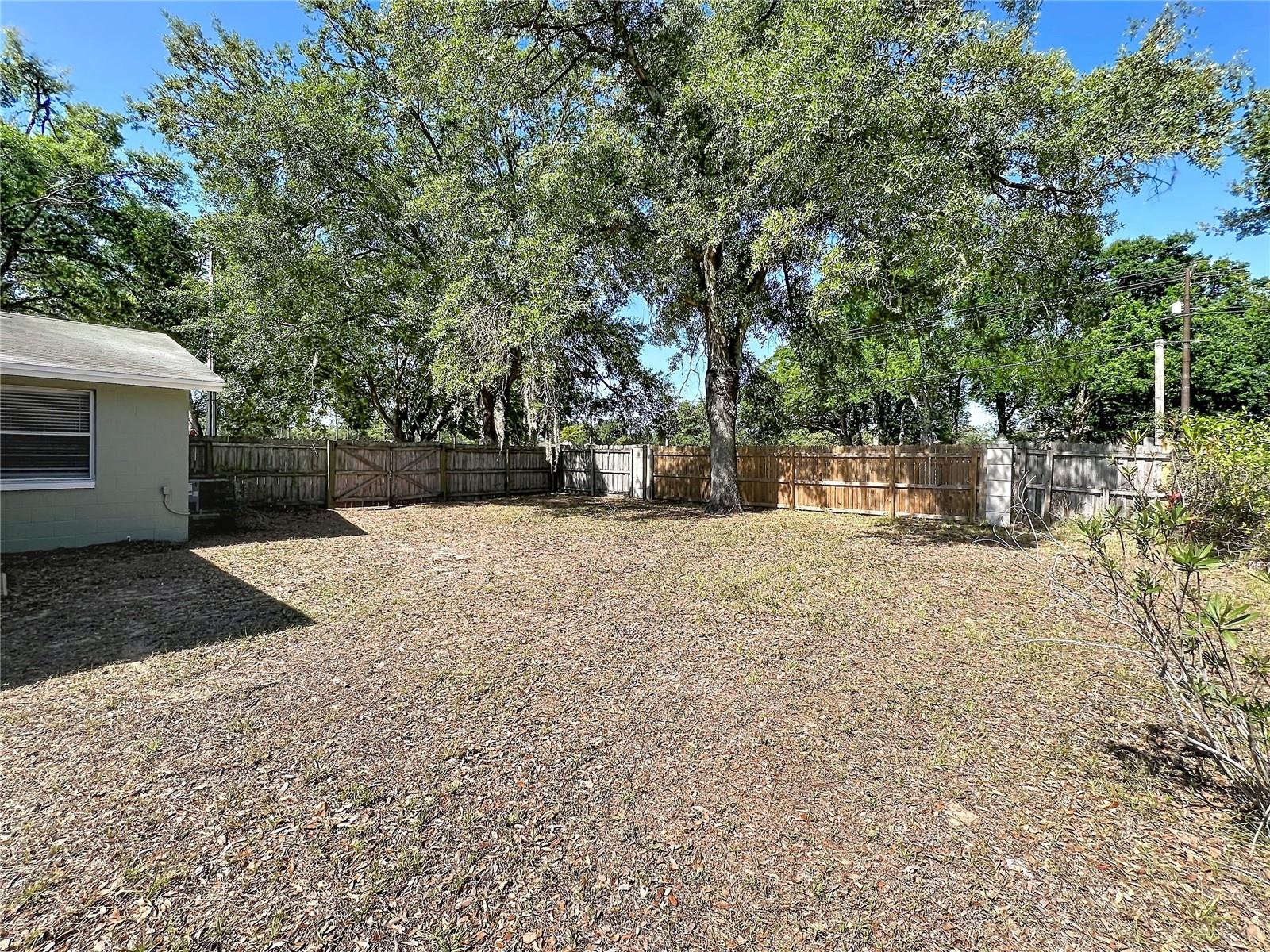 BRANDON VALRICO HILLS ESTATES SUB - Residential