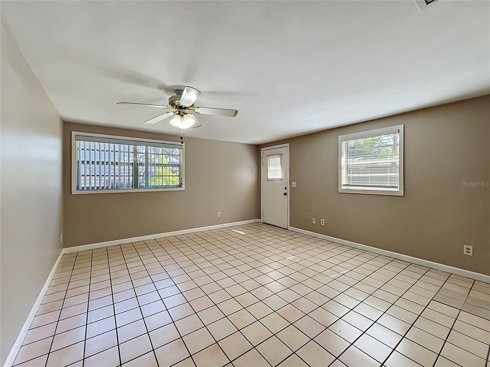 BRANDON VALRICO HILLS ESTATES SUB - Residential