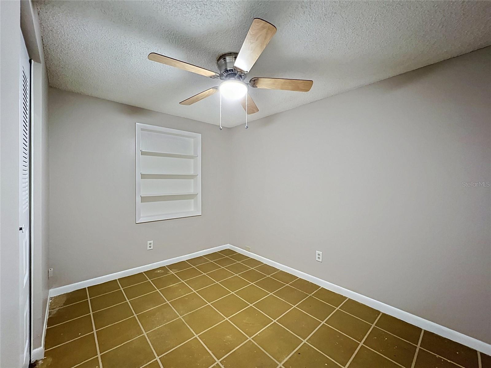 BRANDON VALRICO HILLS ESTATES SUB - Residential