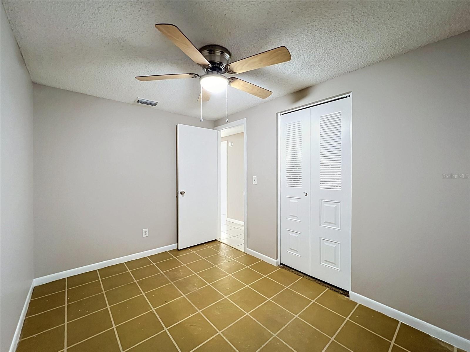 BRANDON VALRICO HILLS ESTATES SUB - Residential