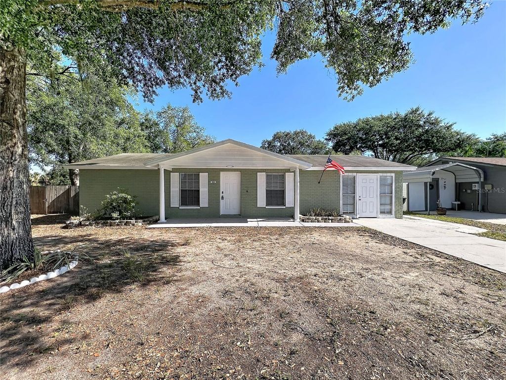 Photo of 808 Falkirk Avenue, Valrico, FL 33594 (MLS # TB8506393)