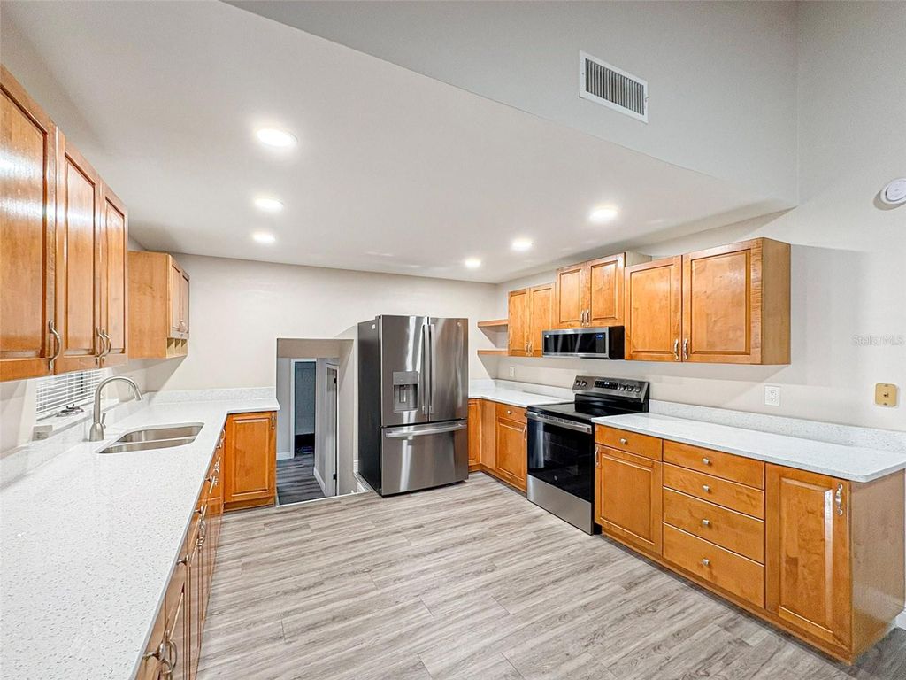 Photo of 1631 Monterey Lane, Lakeland, FL 33813 (MLS # B4902199)