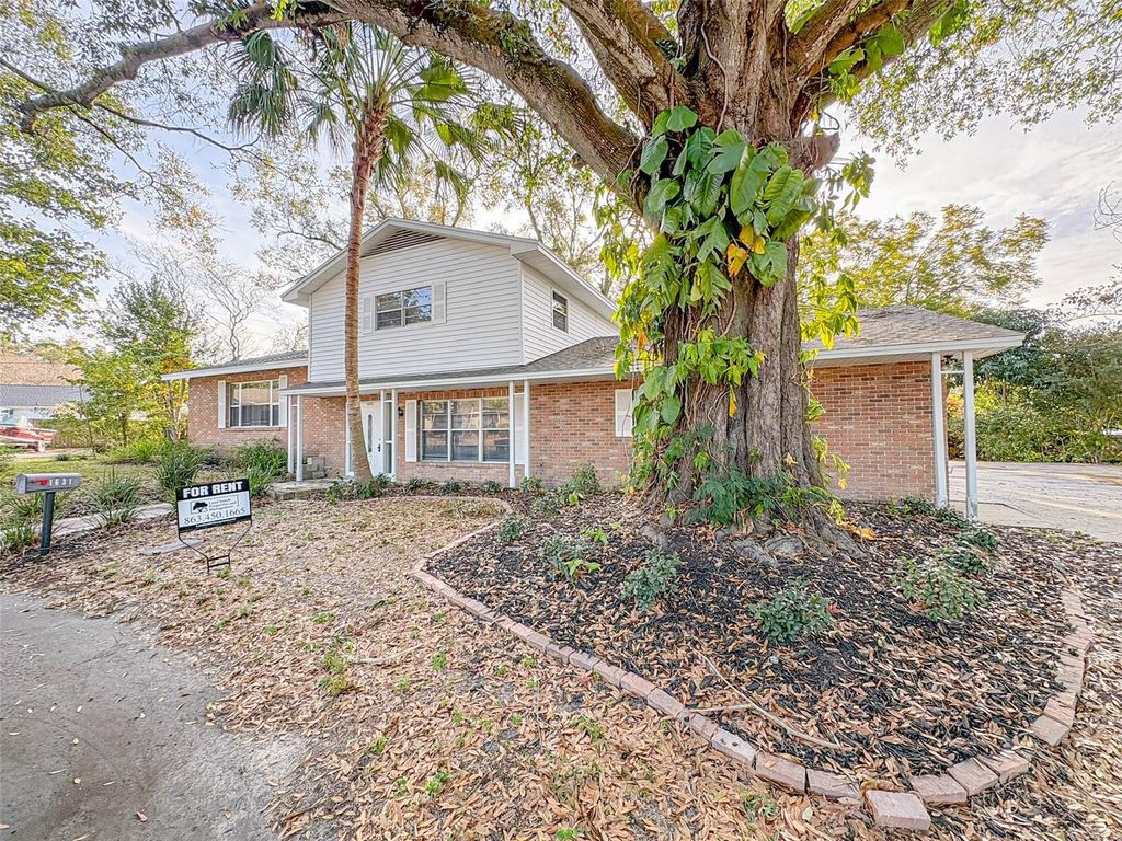 Photo of 1631 Monterey Lane, Lakeland, FL 33813 (MLS # B4902199)