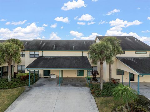 Photo of 634 Yardarm Drive, Apollo Beach, FL 33572 (MLS # TB8505003)