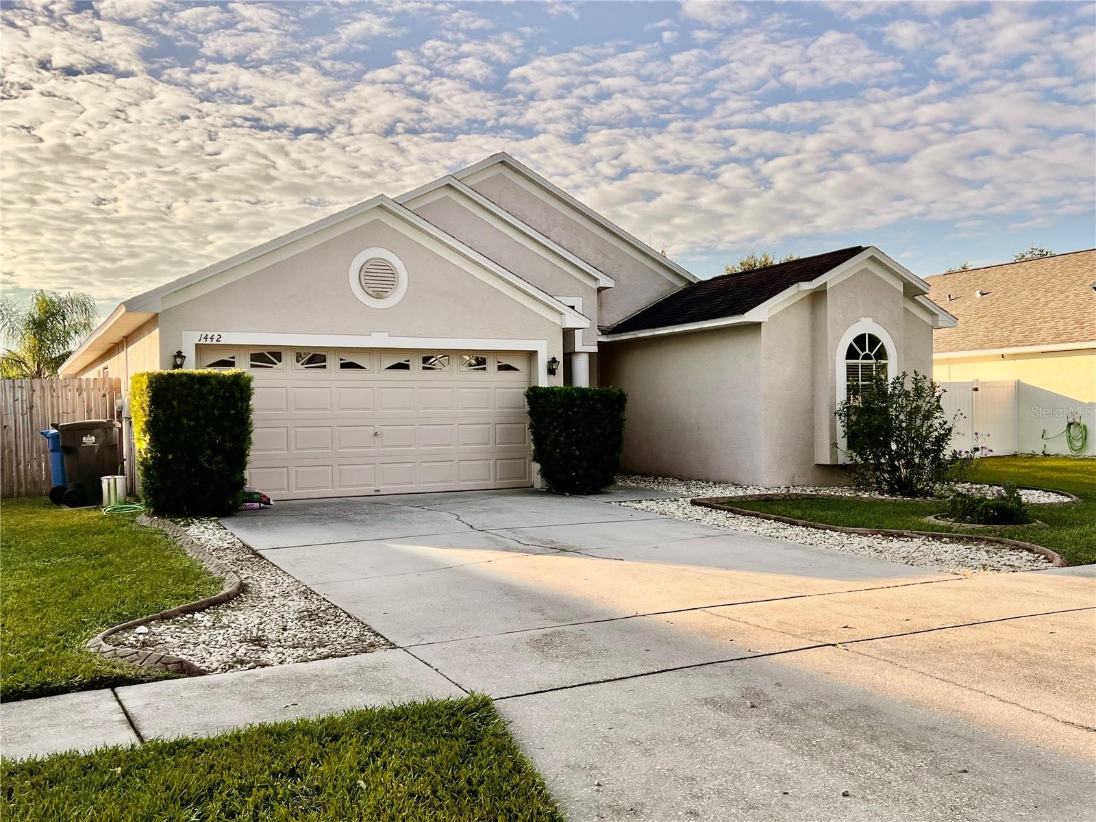 LAKE SHORE RANCH PH II B - Residential Lease