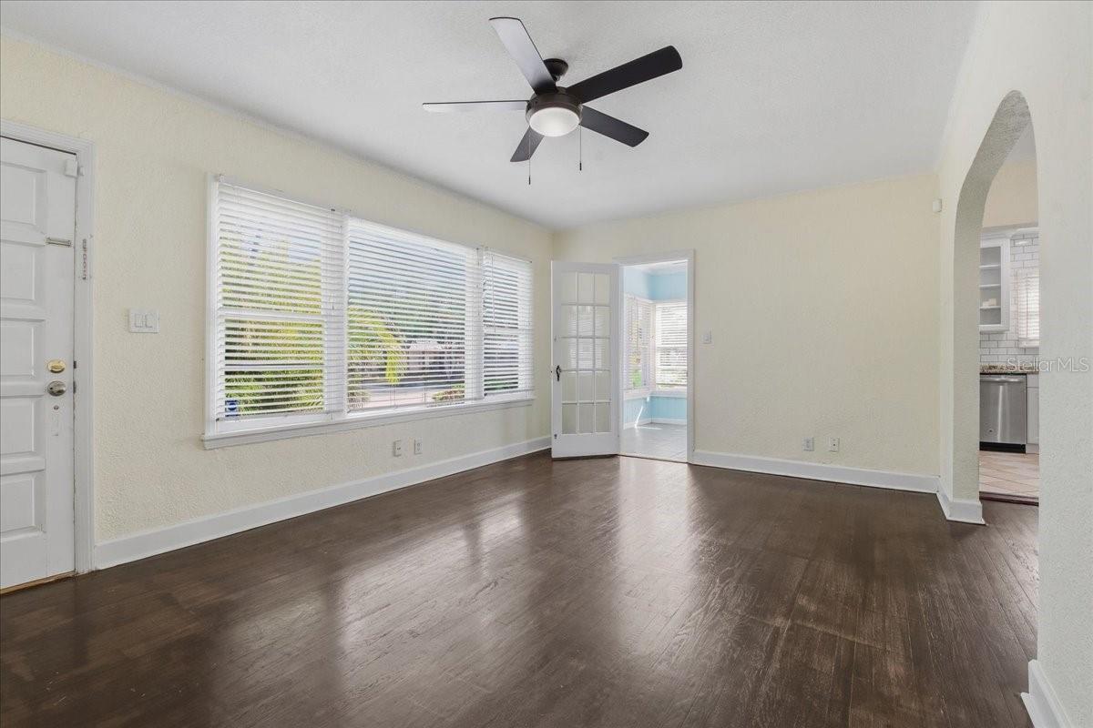 EUCLID GROVE - Residential