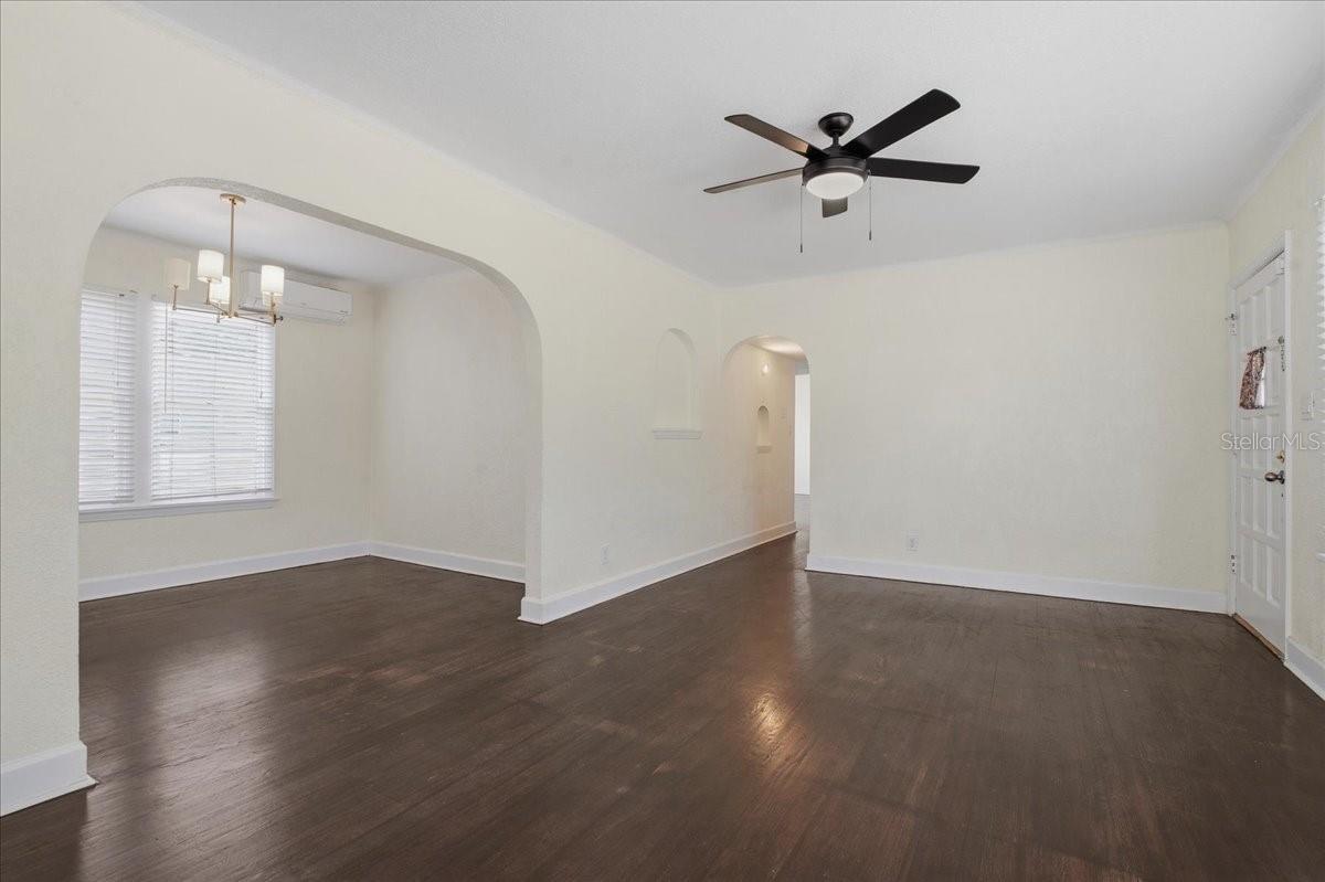 EUCLID GROVE - Residential