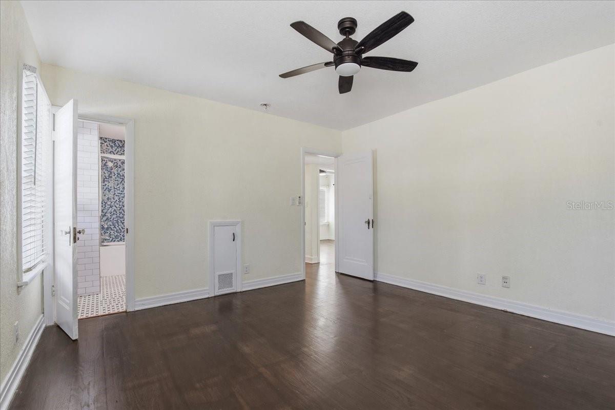 EUCLID GROVE - Residential