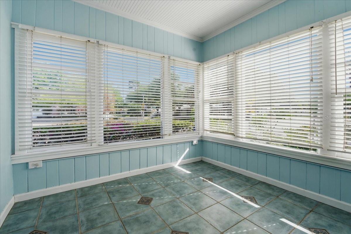 EUCLID GROVE - Residential