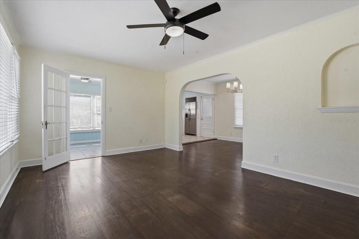 EUCLID GROVE - Residential