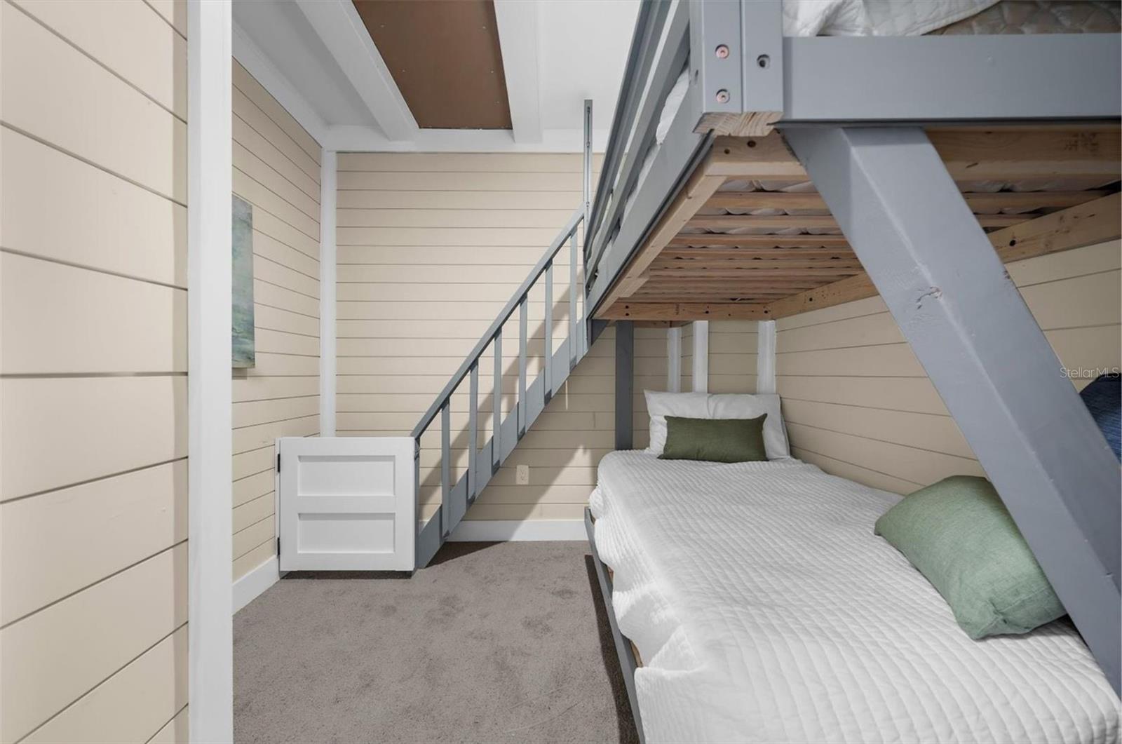 ISLAND ESTATES OF CLEARWATER - Residential