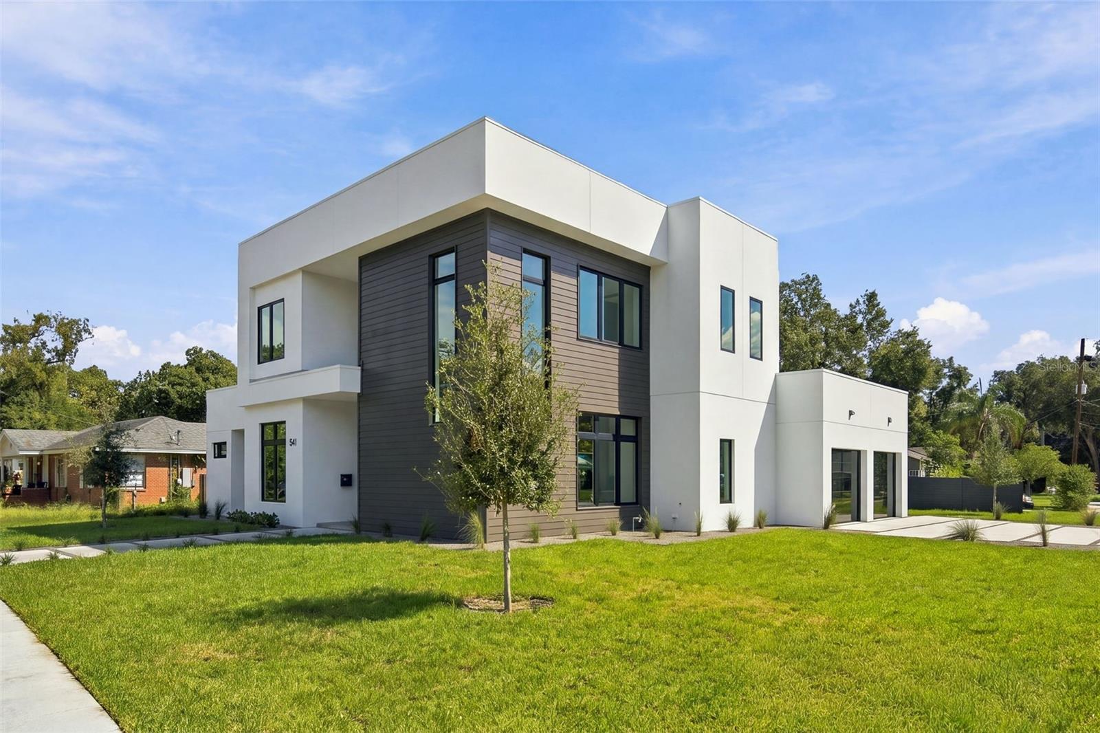 541 BUCKMINSTER CIRCLE