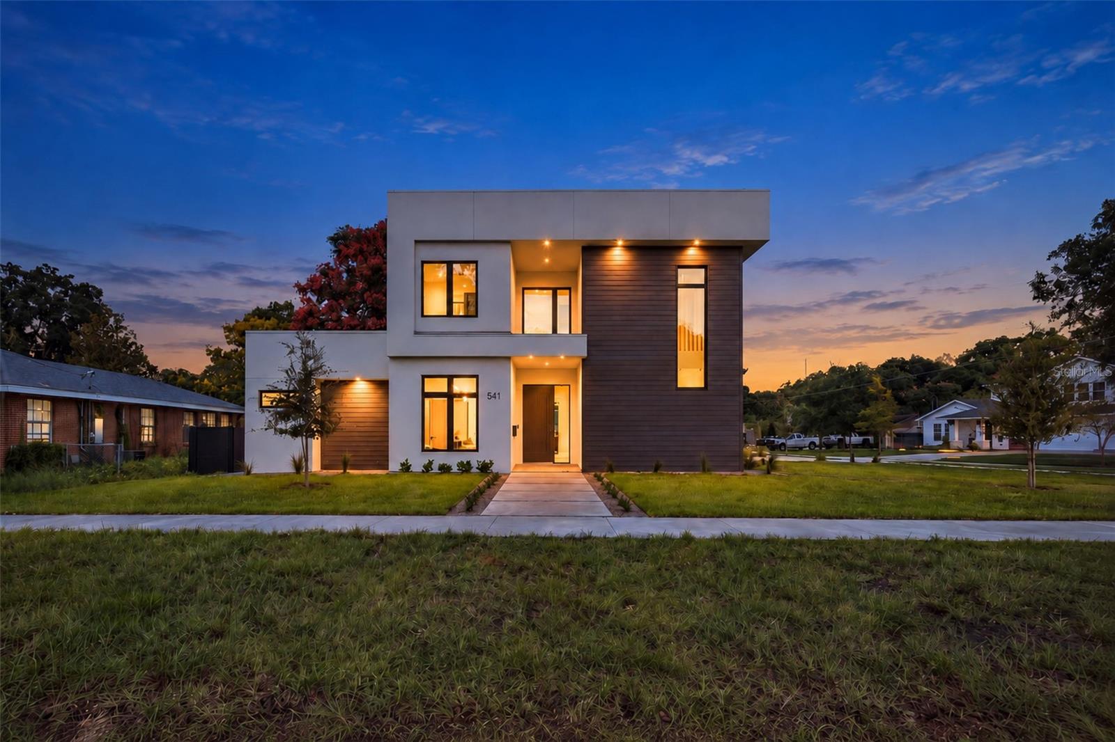 541 BUCKMINSTER CIRCLE