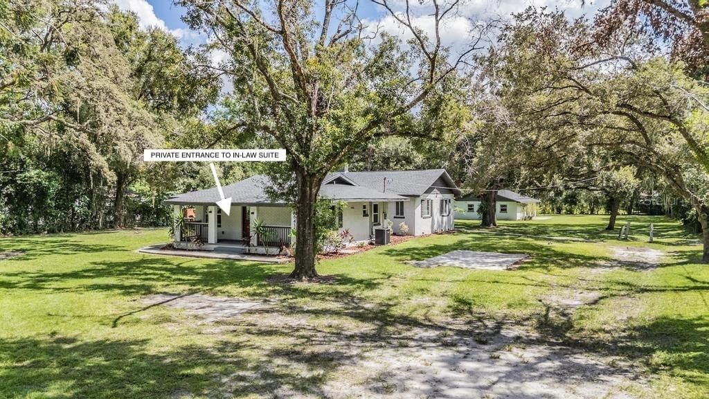 Photo of 16415 Hanna Road, Lutz, FL 33549 (MLS # TB8413774)