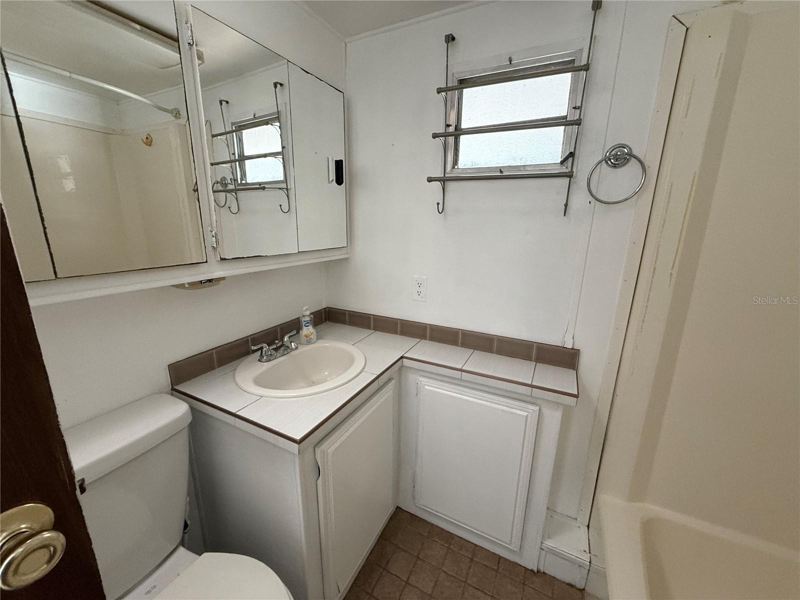 HOLIDAY TRAVEL PARK ENGLEWOOD - Residential