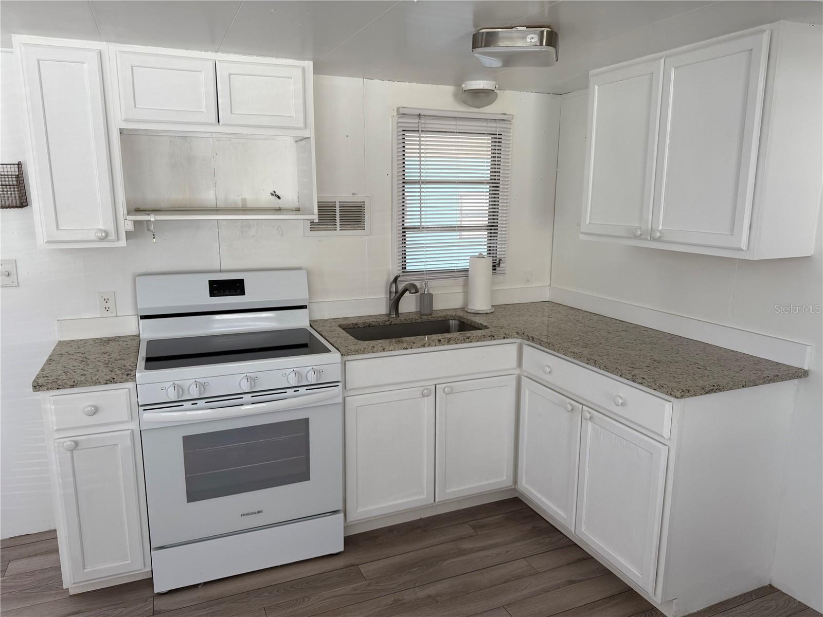 HOLIDAY TRAVEL PARK ENGLEWOOD - Residential