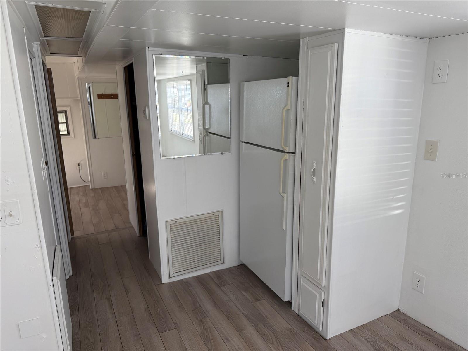 HOLIDAY TRAVEL PARK ENGLEWOOD - Residential