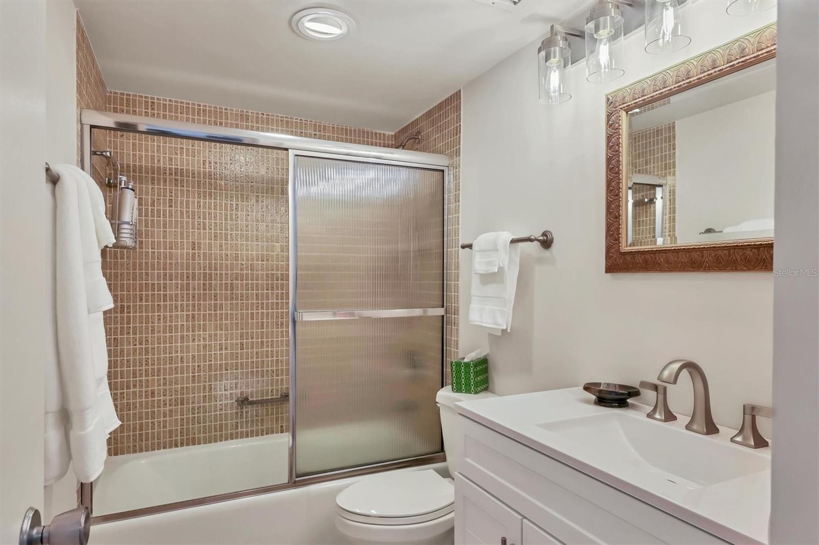 SIESTA HARBOR II - Residential Lease