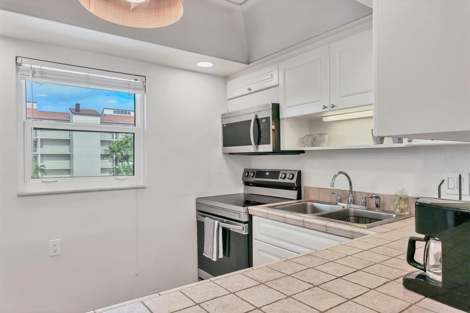 SIESTA HARBOR II - Residential Lease