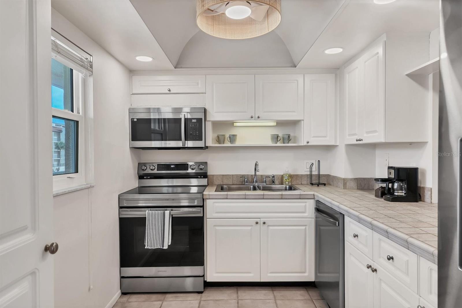 SIESTA HARBOR II - Residential Lease