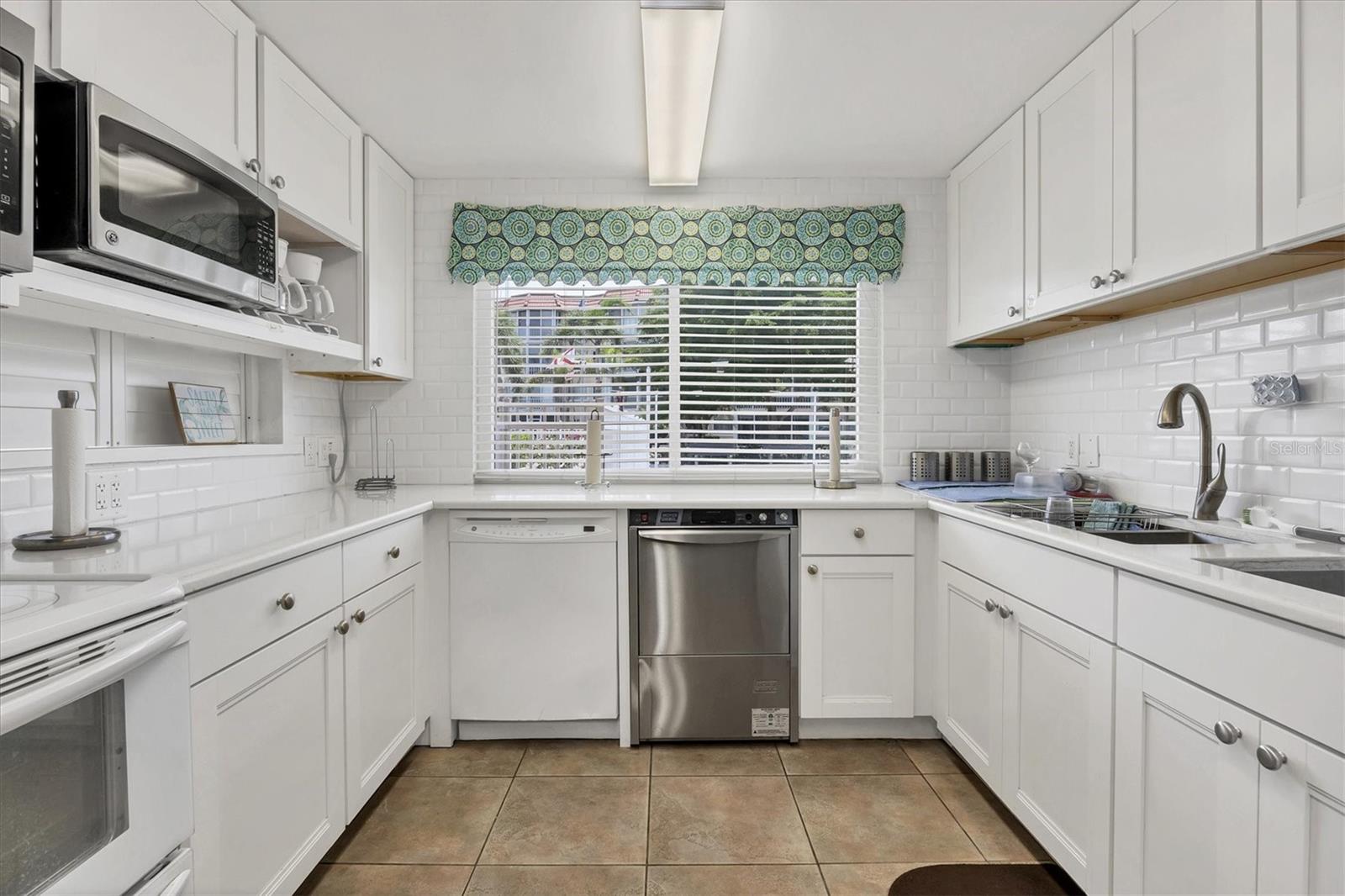 SIESTA HARBOR II - Residential Lease