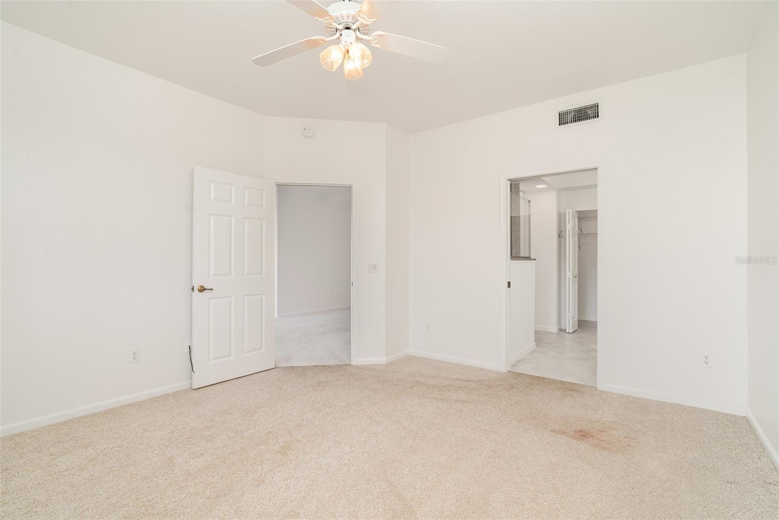 RIVERWOOD - Residential