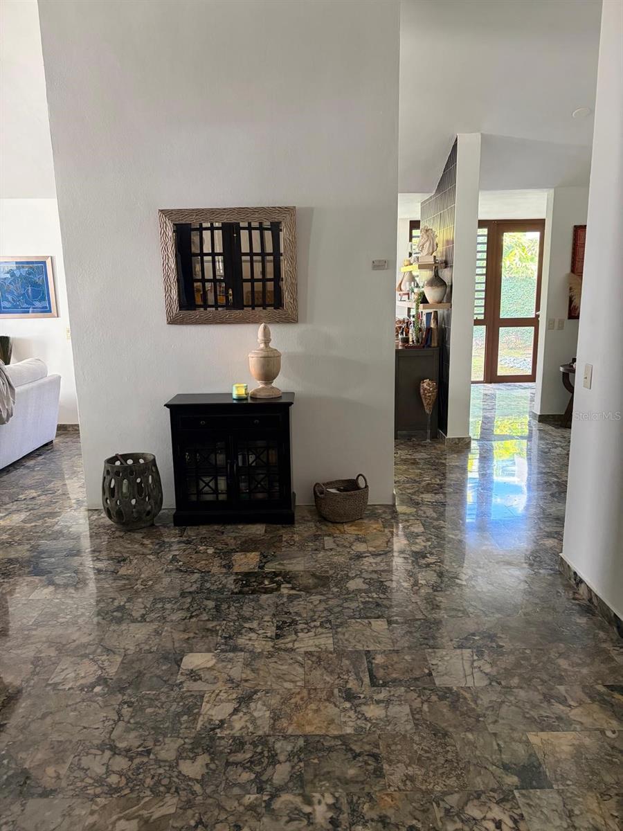 URBANIZACION TORRIMAR - Residential