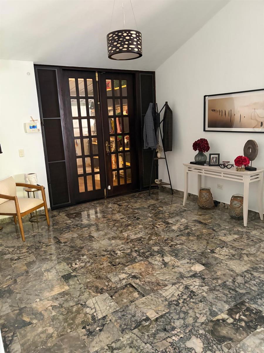 URBANIZACION TORRIMAR - Residential