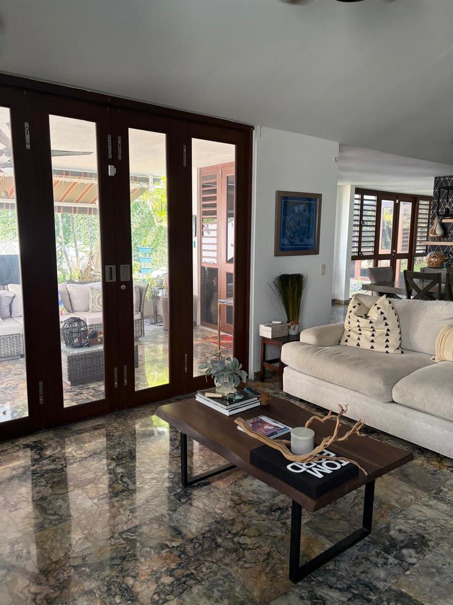 URBANIZACION TORRIMAR - Residential