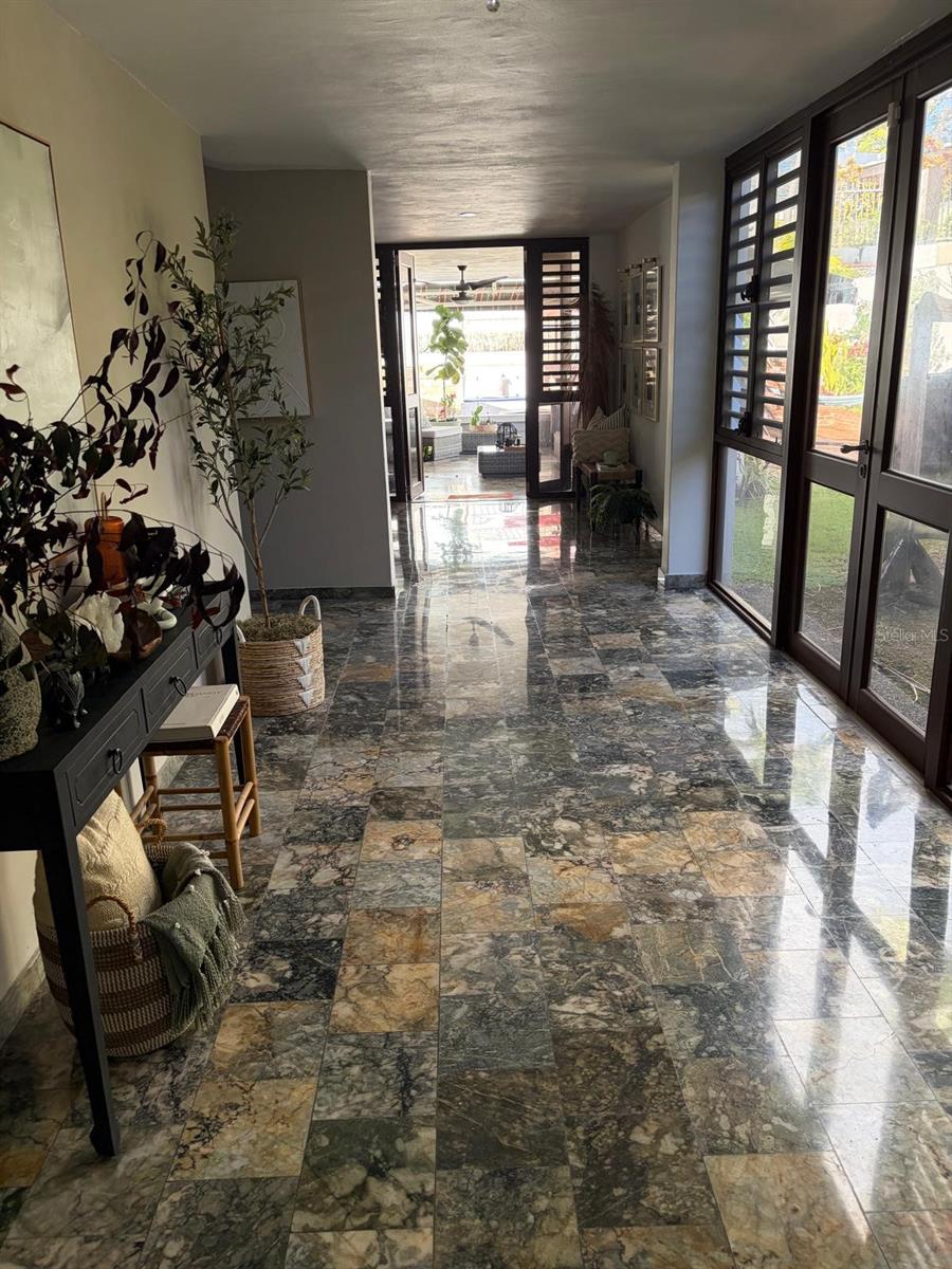 URBANIZACION TORRIMAR - Residential