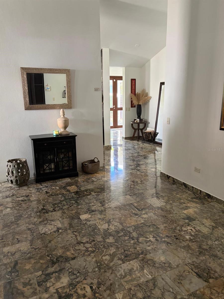 URBANIZACION TORRIMAR - Residential