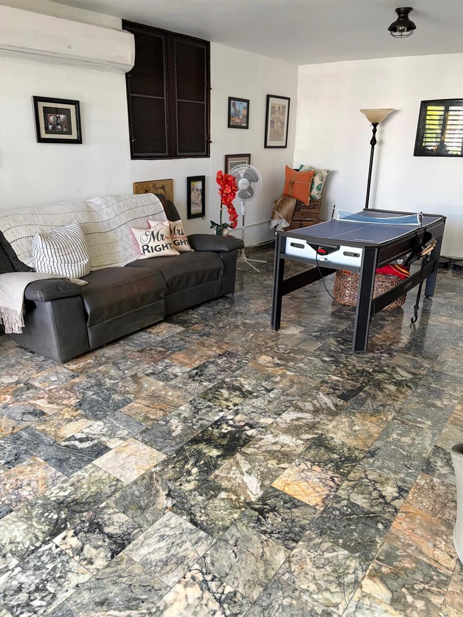 URBANIZACION TORRIMAR - Residential