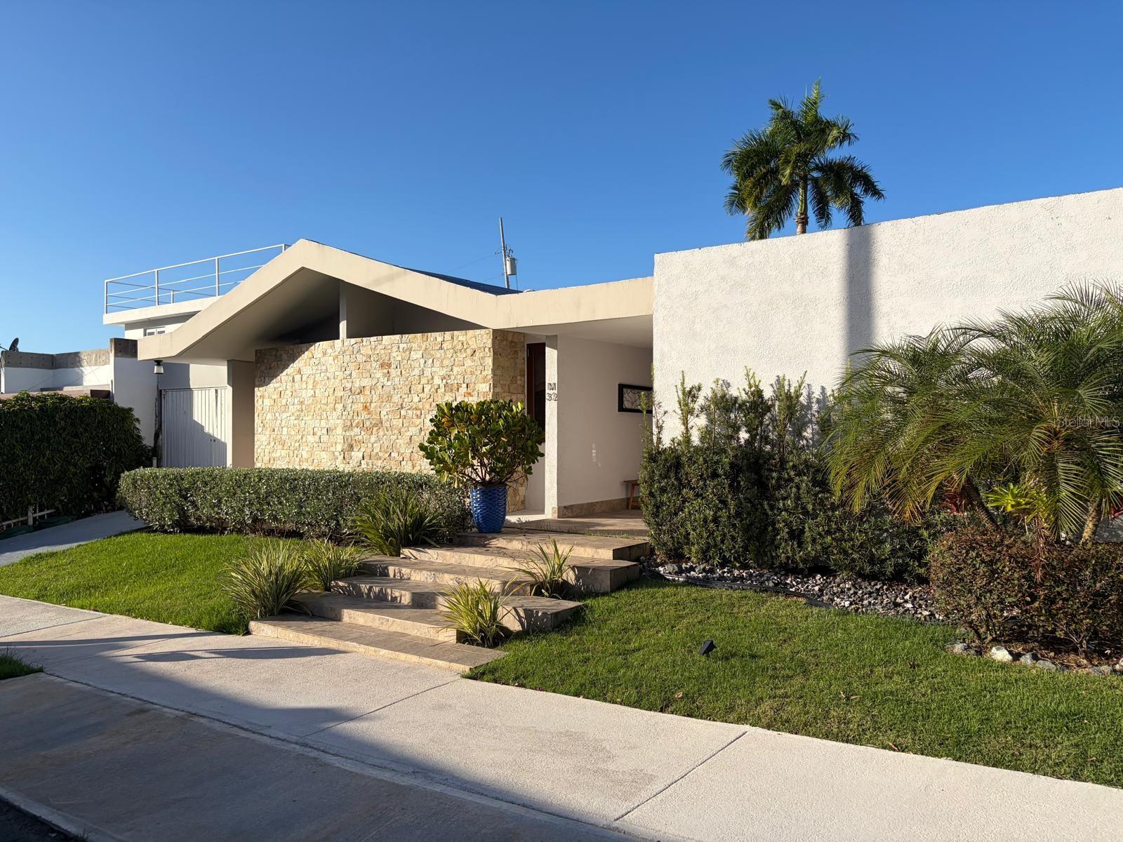 URBANIZACION TORRIMAR - Residential