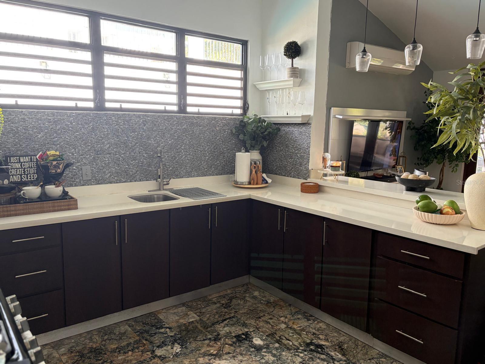 URBANIZACION TORRIMAR - Residential