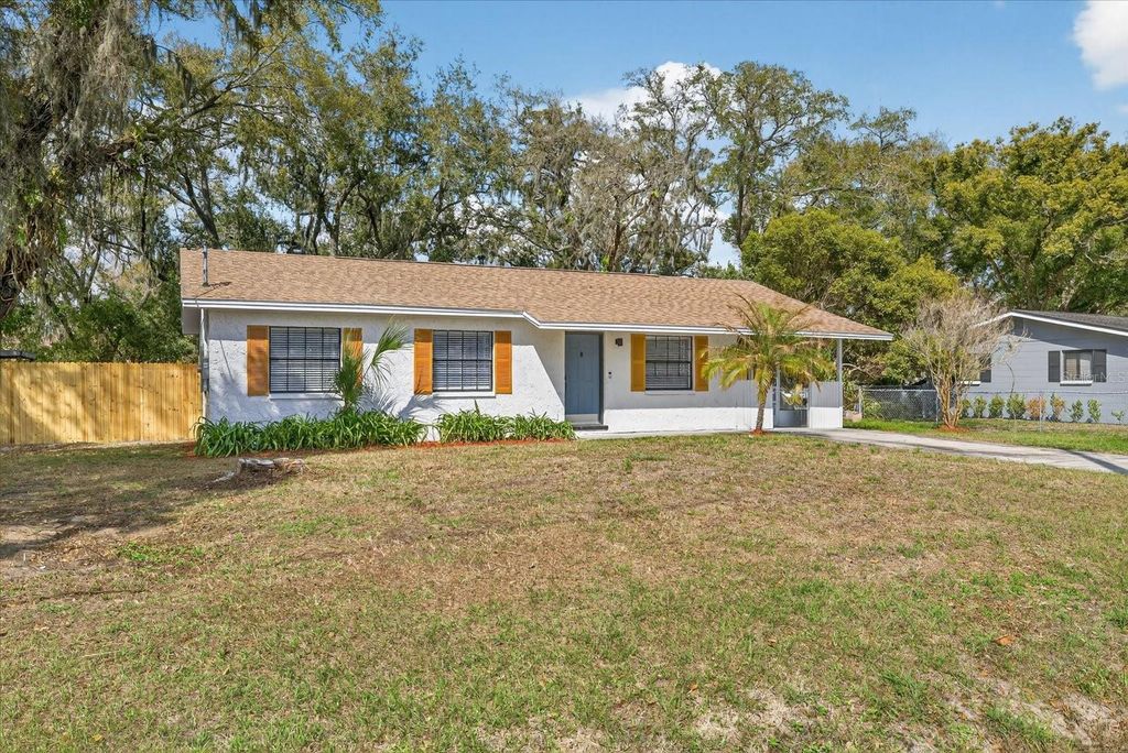 Photo of 10602 Rivercrest Drive, Riverview, FL 33578 (MLS # TB8484655)