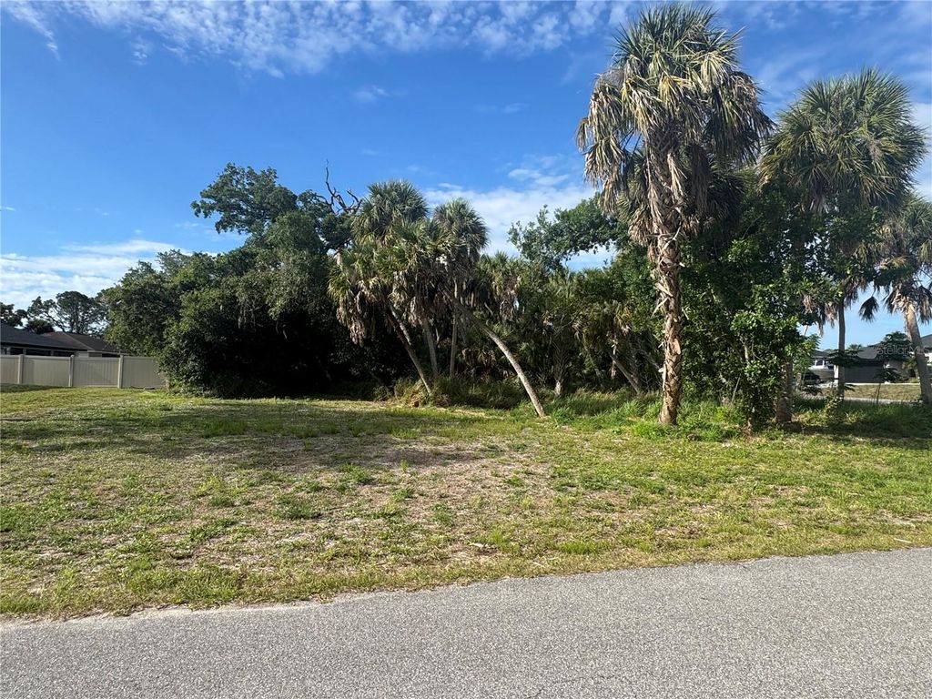 Photo of 1 Mulgrave Avenue, North Port, FL 34287 (MLS # C7525306)