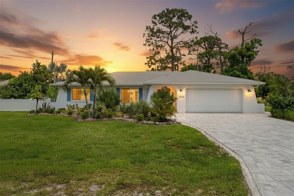 Photo of 1024 Horizon Road, Venice, FL 34293 (MLS # N6144409)