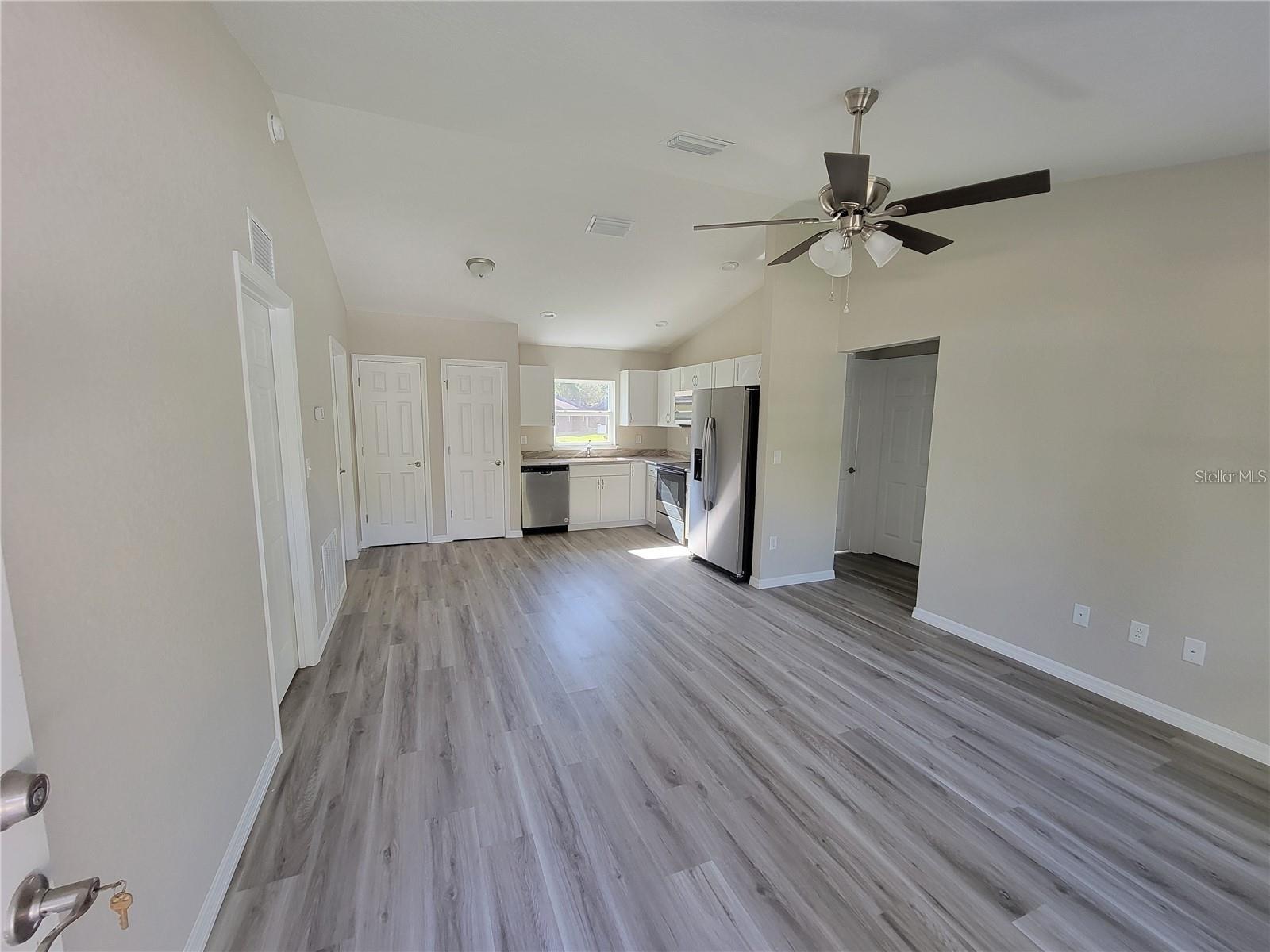 BELLEVIEW TOWN - Residential Lease