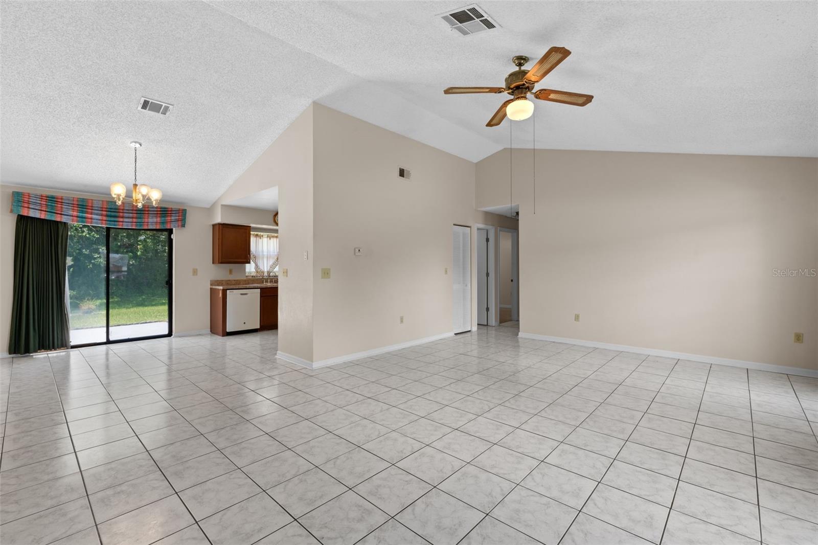 3395 PINERIDGE CIRCLE