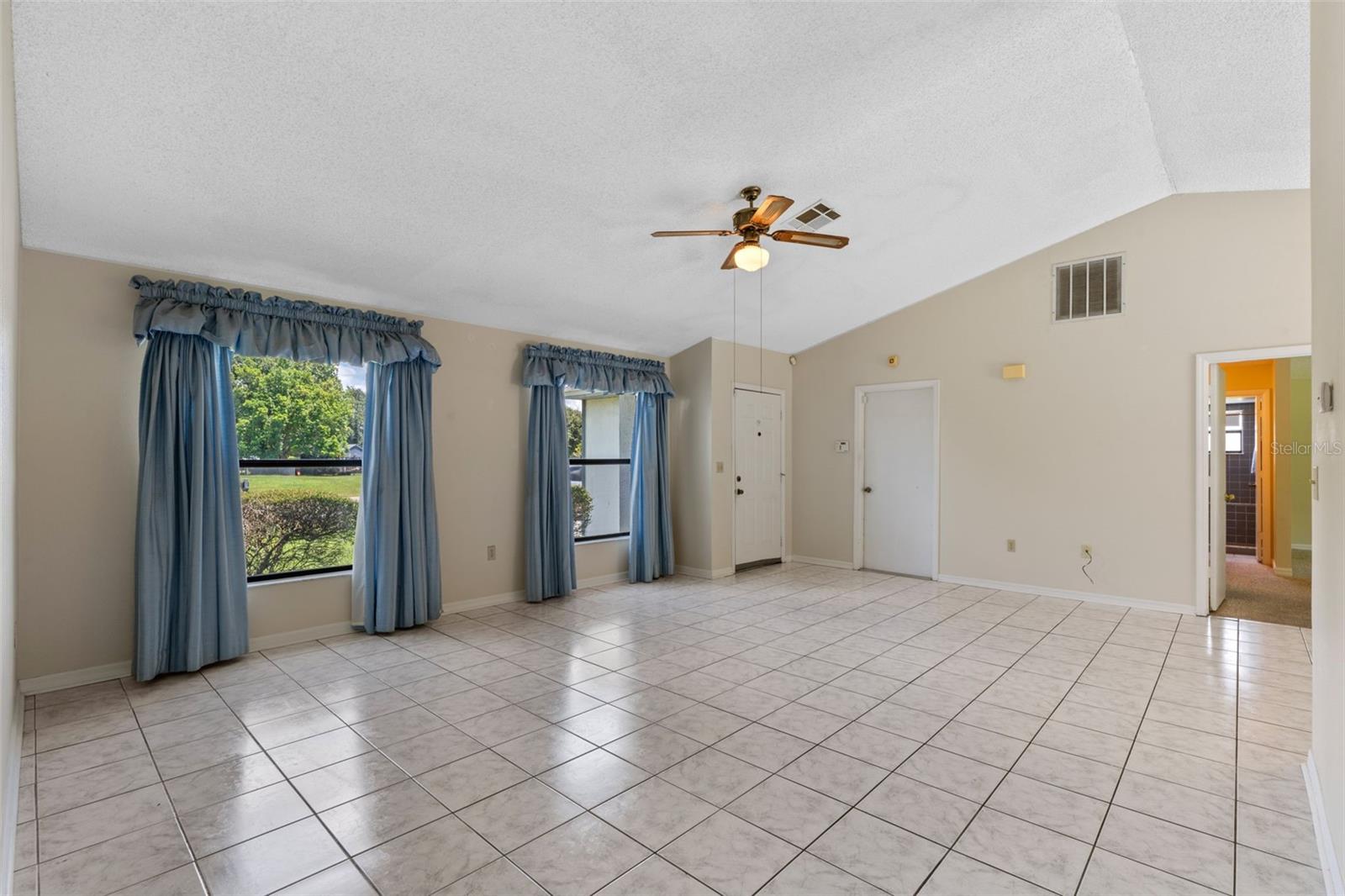 3395 PINERIDGE CIRCLE
