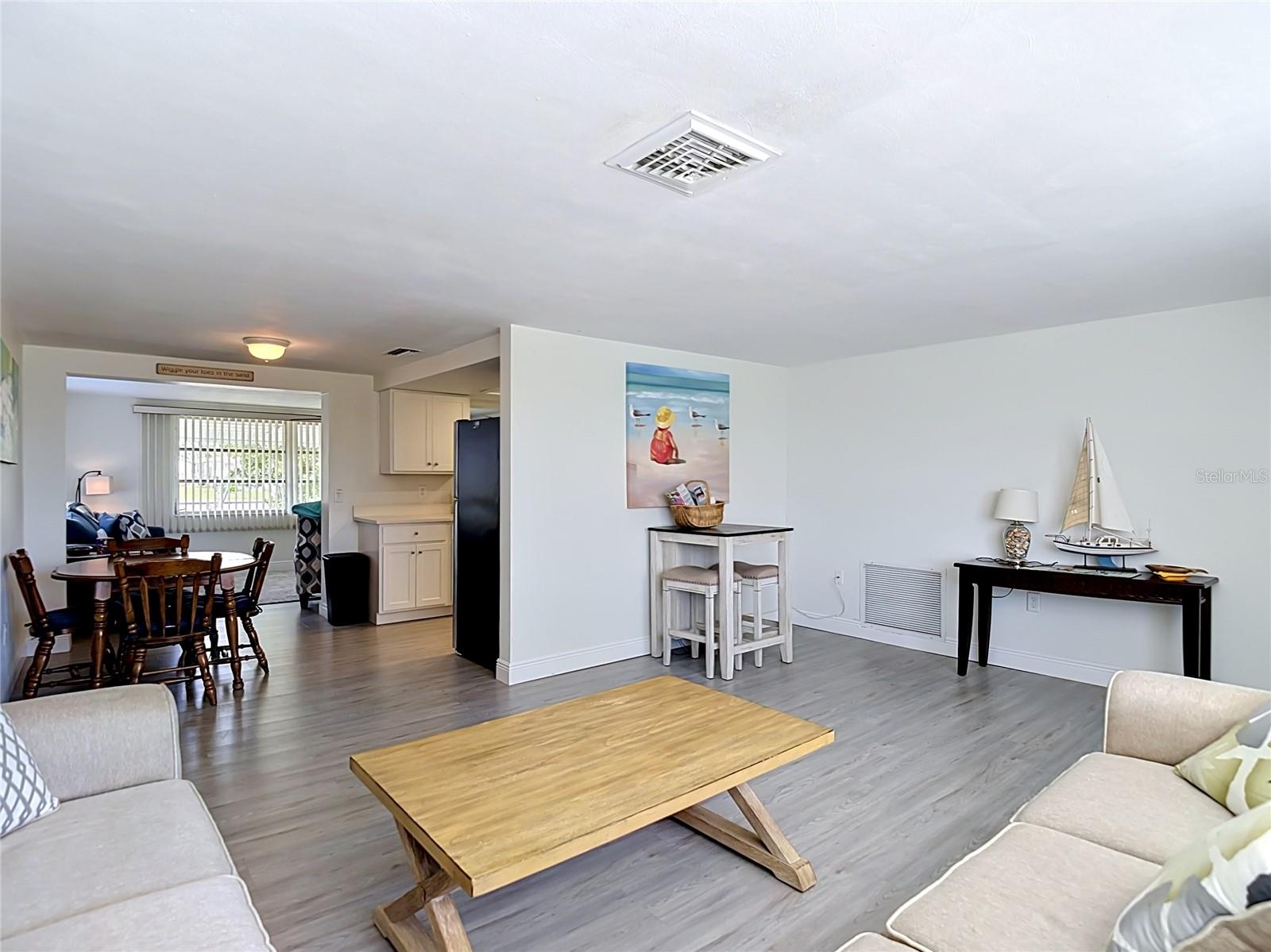 LEISURE BEACH - Residential