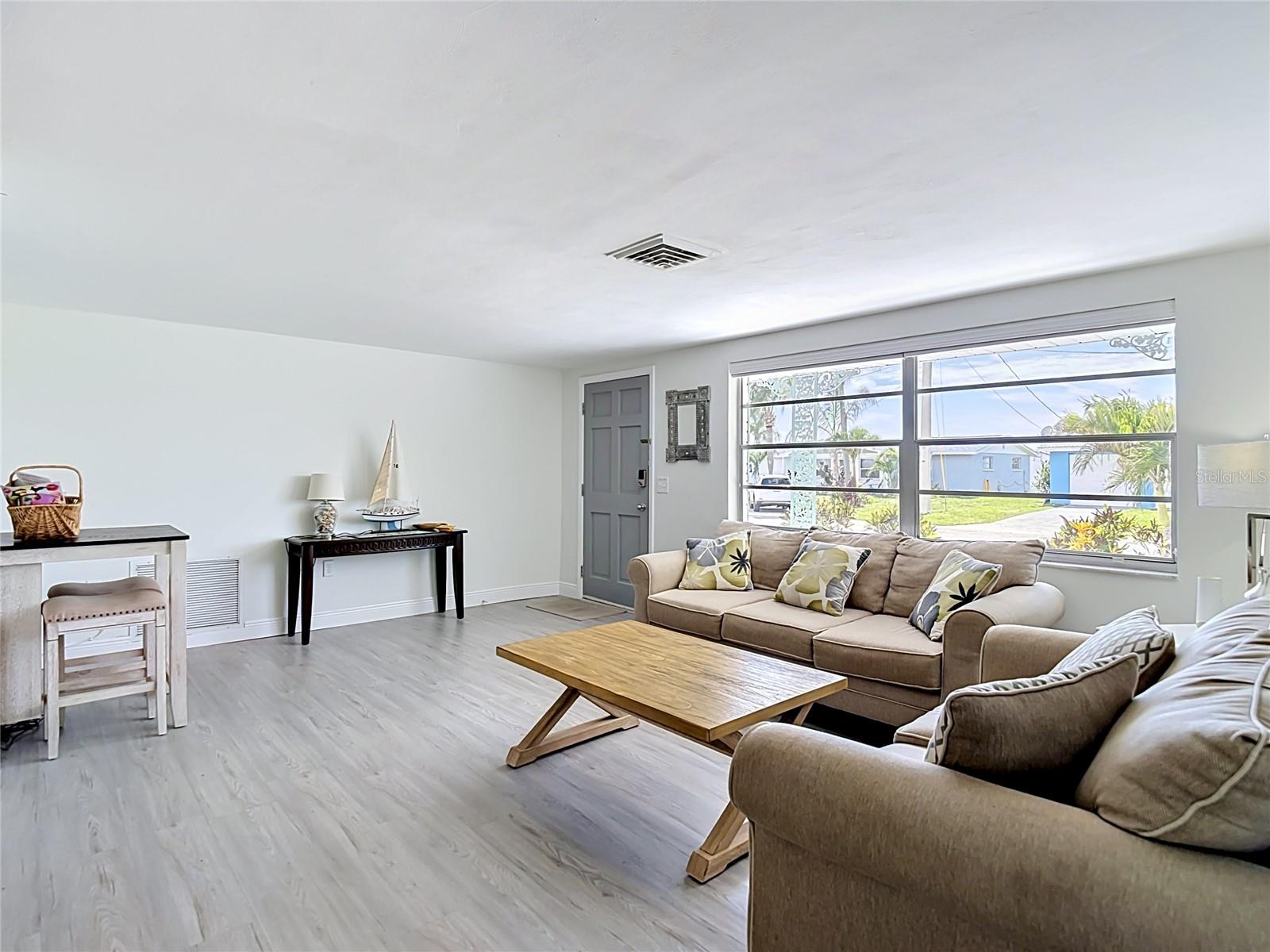 LEISURE BEACH - Residential