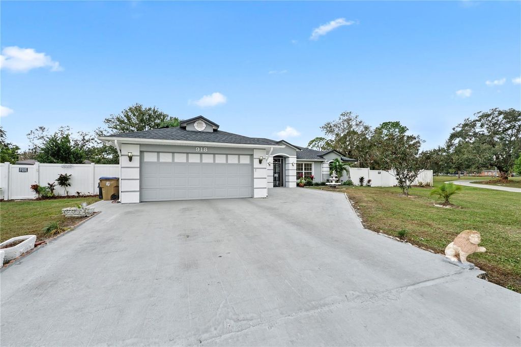 Photo of 918 San Paulo Way, Kissimmee, FL 34758 (MLS # S5135639)