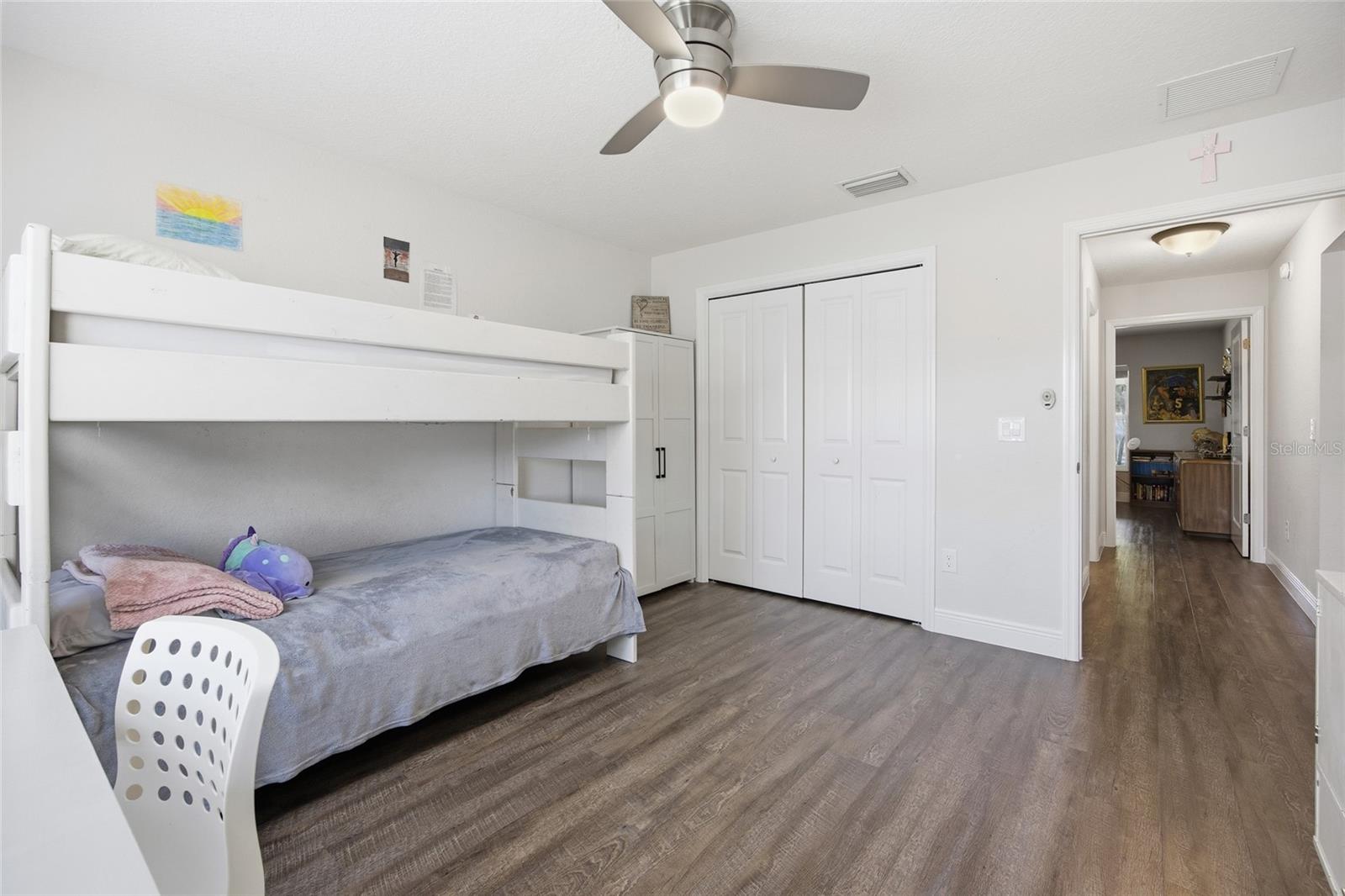 ENCLAVE/LAKESIDE LNDGS - Residential