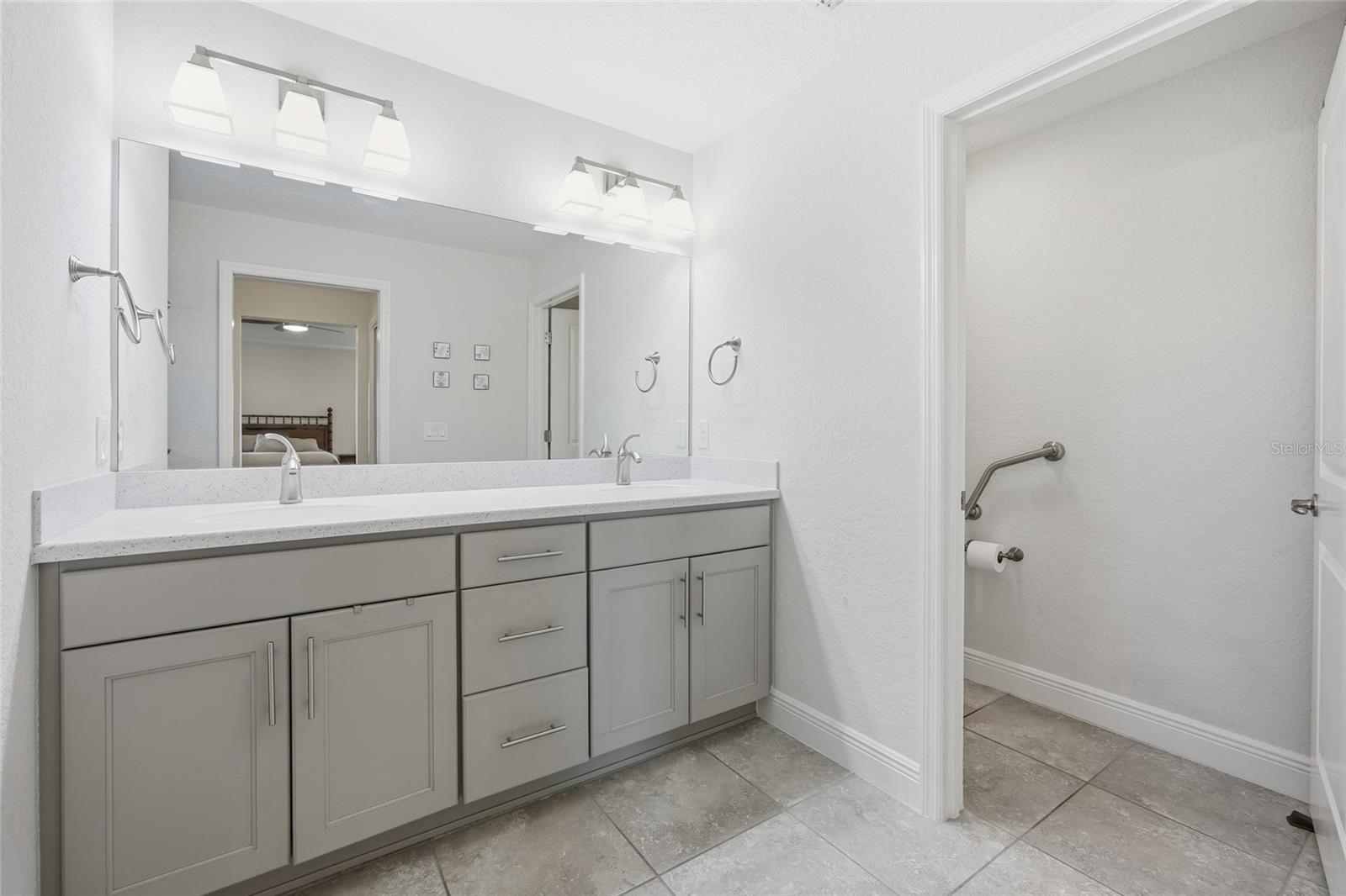 ENCLAVE/LAKESIDE LNDGS - Residential