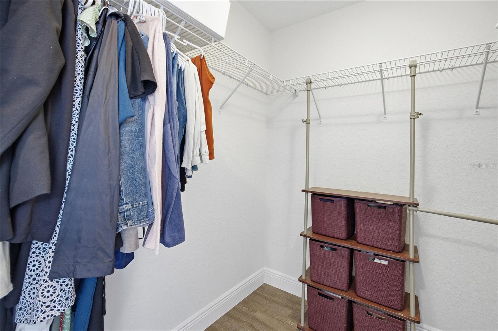 ENCLAVE/LAKESIDE LNDGS - Residential