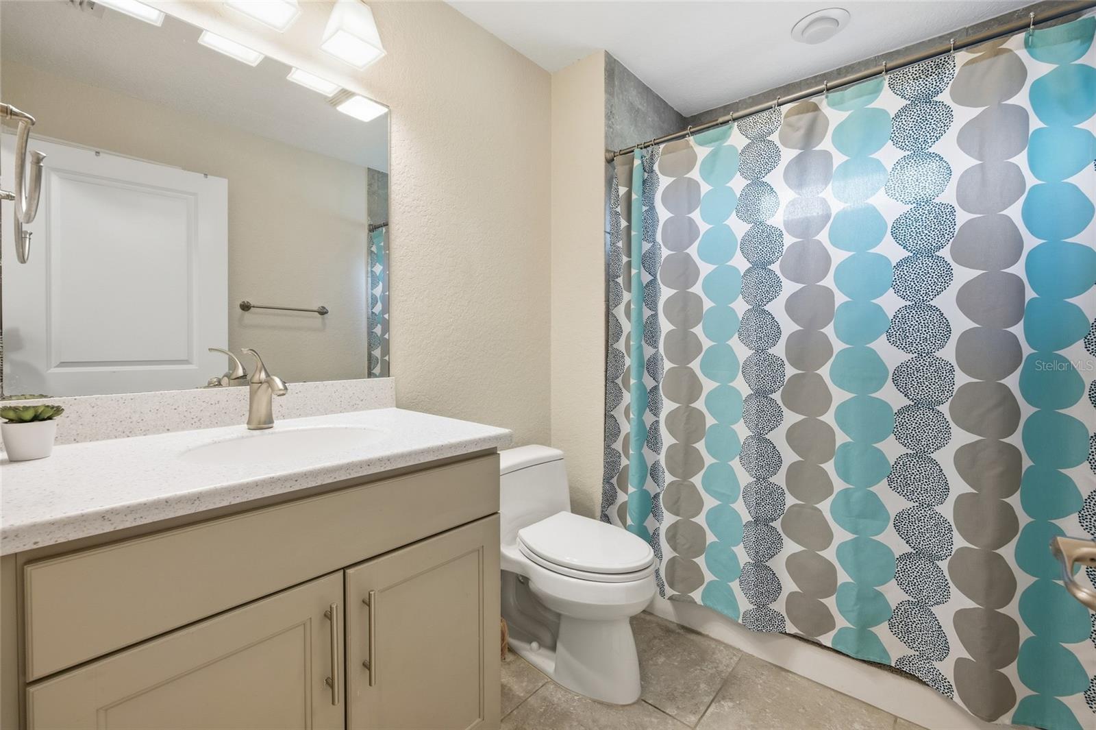 ENCLAVE/LAKESIDE LNDGS - Residential